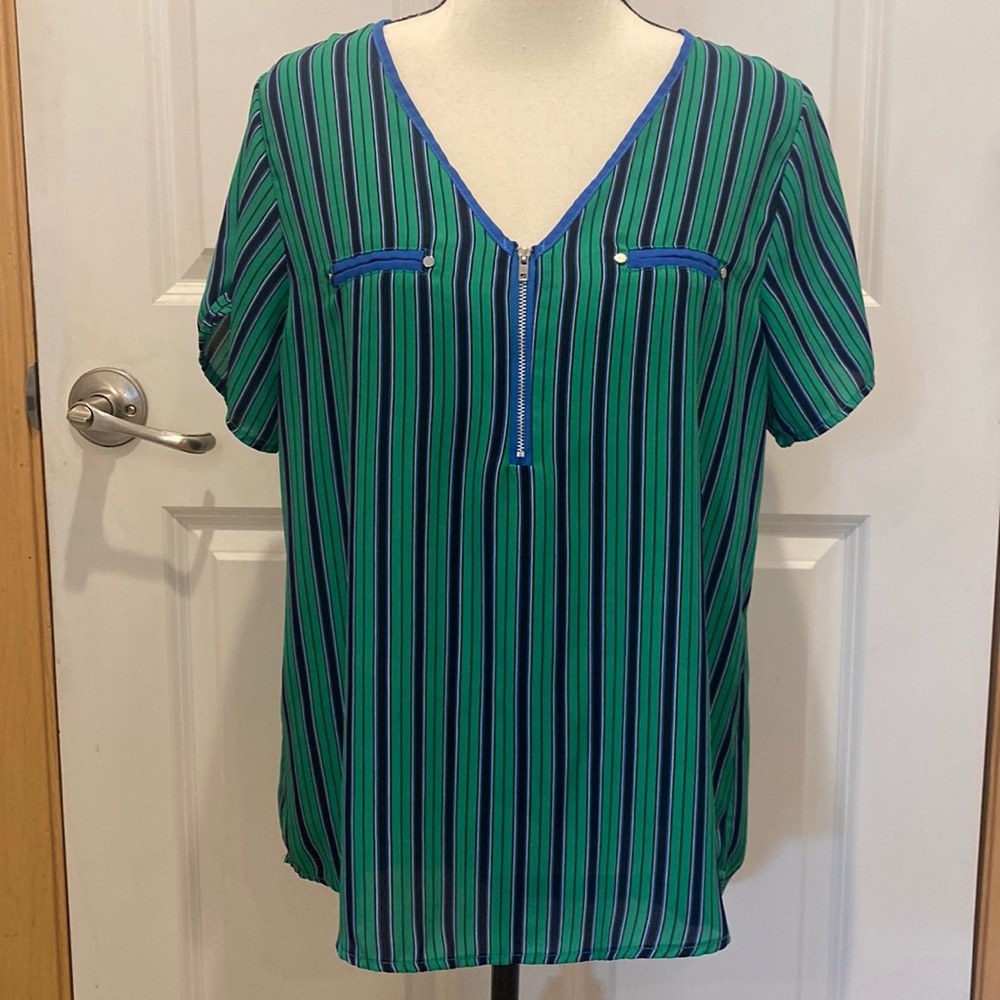 Persaya Woman’s Short Sleeve Green and Black Top Size Medium